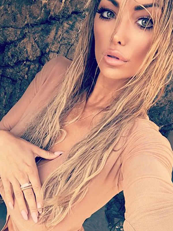 lindsey_pelas-2